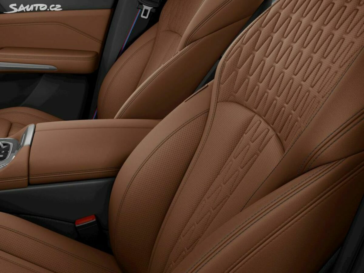 Fotografie vozu - klik pro zvětšení