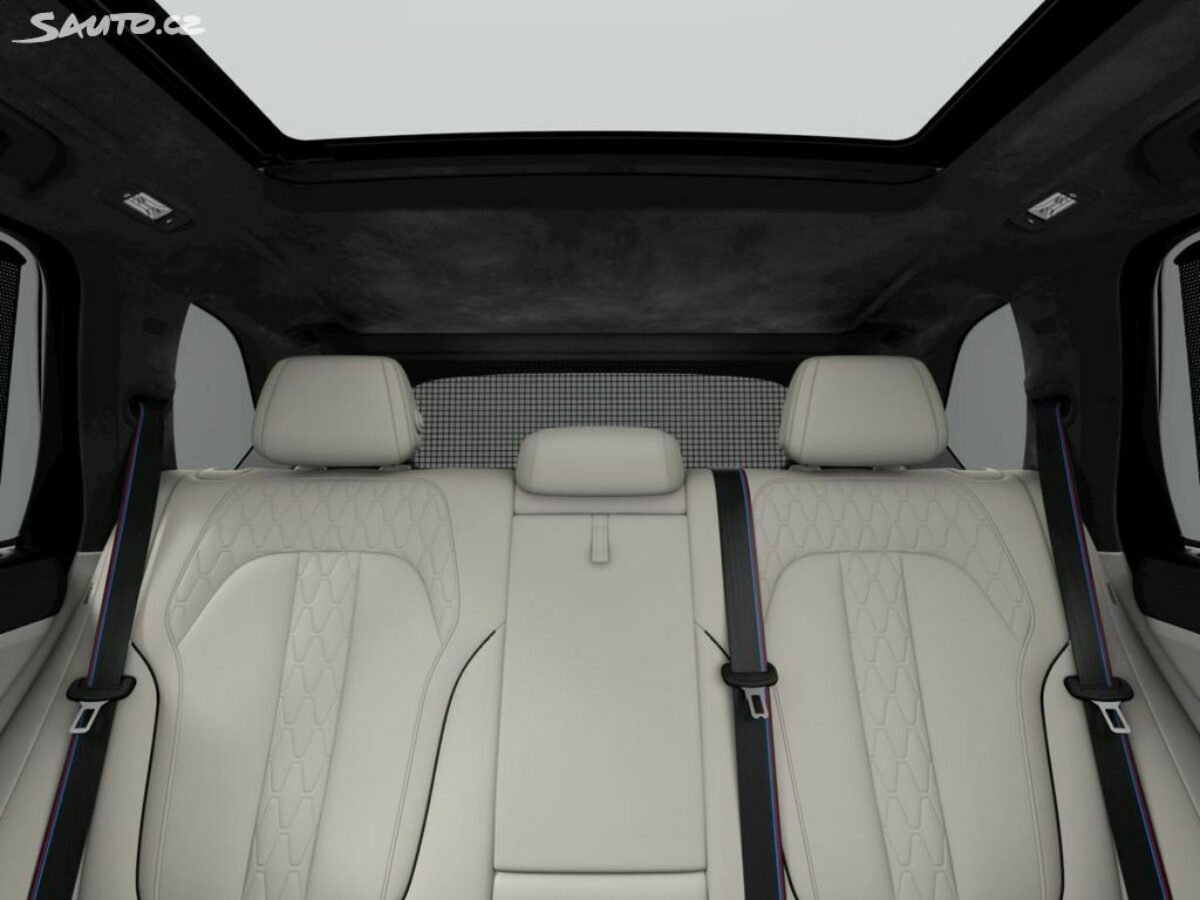 Fotografie vozu - klik pro zvětšení