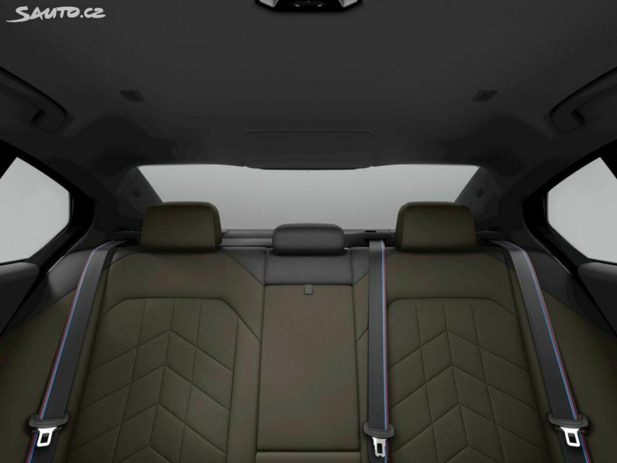 Fotografie vozu - klik pro zvětšení