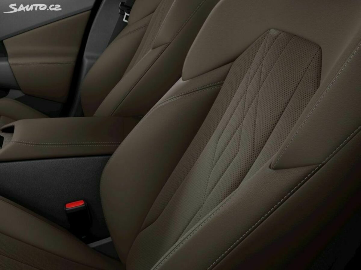 Fotografie vozu - klik pro zvětšení