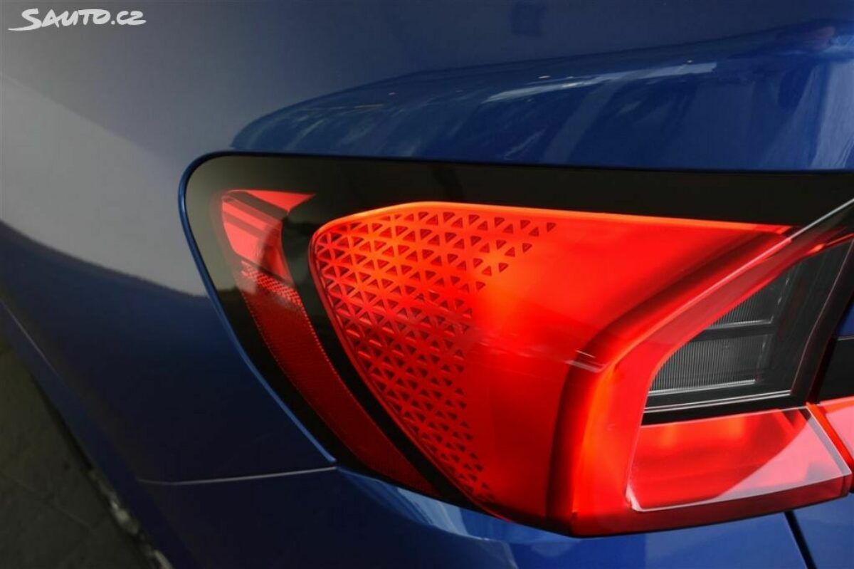 Fotografie vozu - klik pro zvětšení