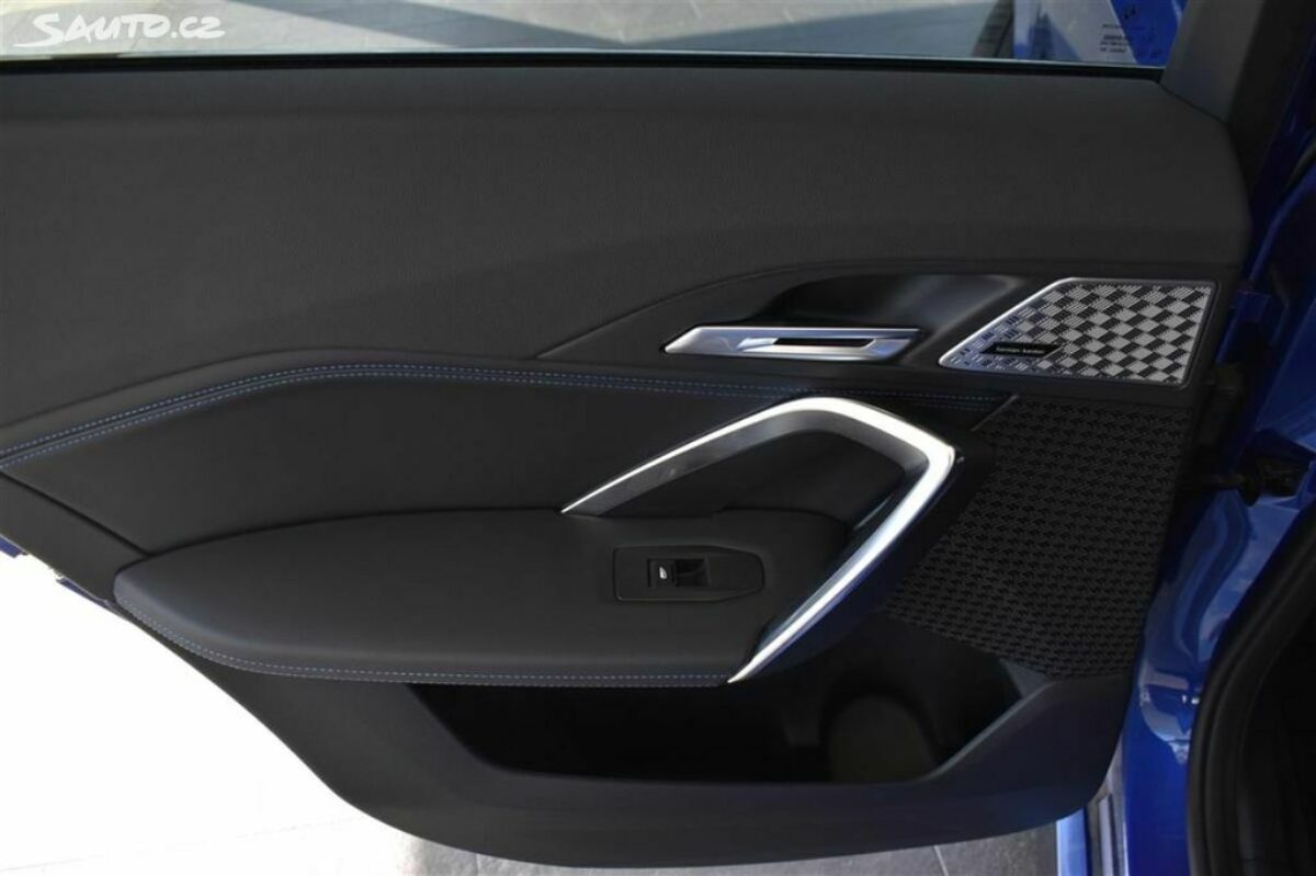 Fotografie vozu - klik pro zvětšení