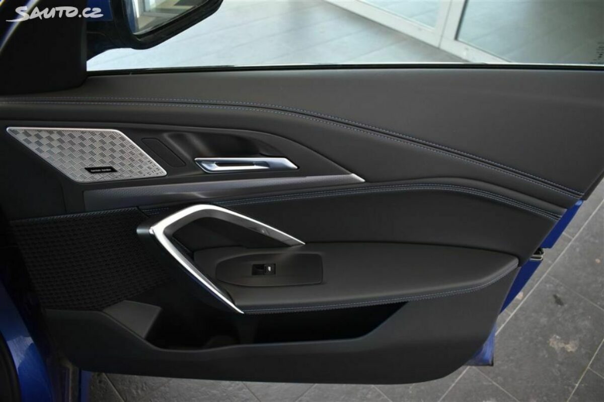 Fotografie vozu - klik pro zvětšení