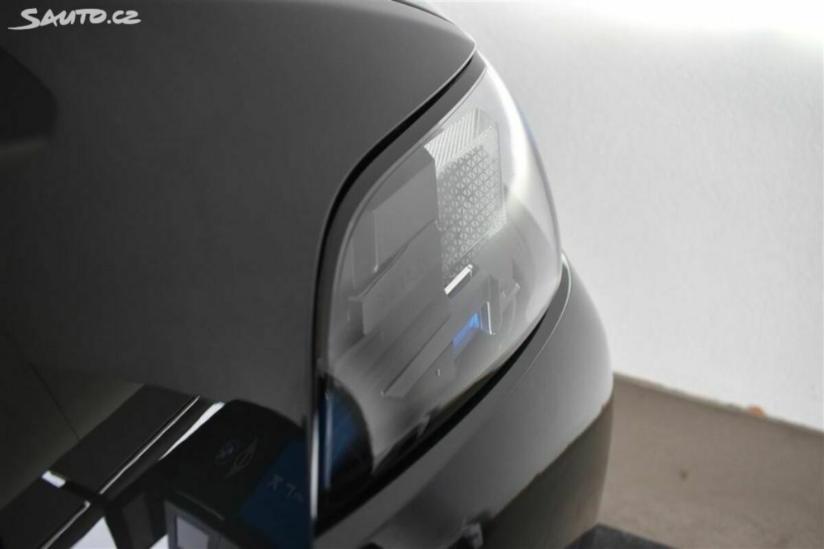 Fotografie vozu - klik pro zvětšení