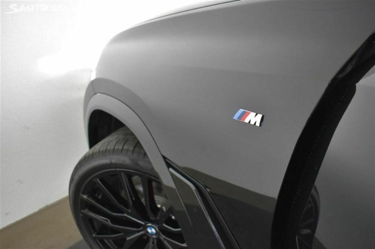 Fotografie vozu - klik pro zvětšení