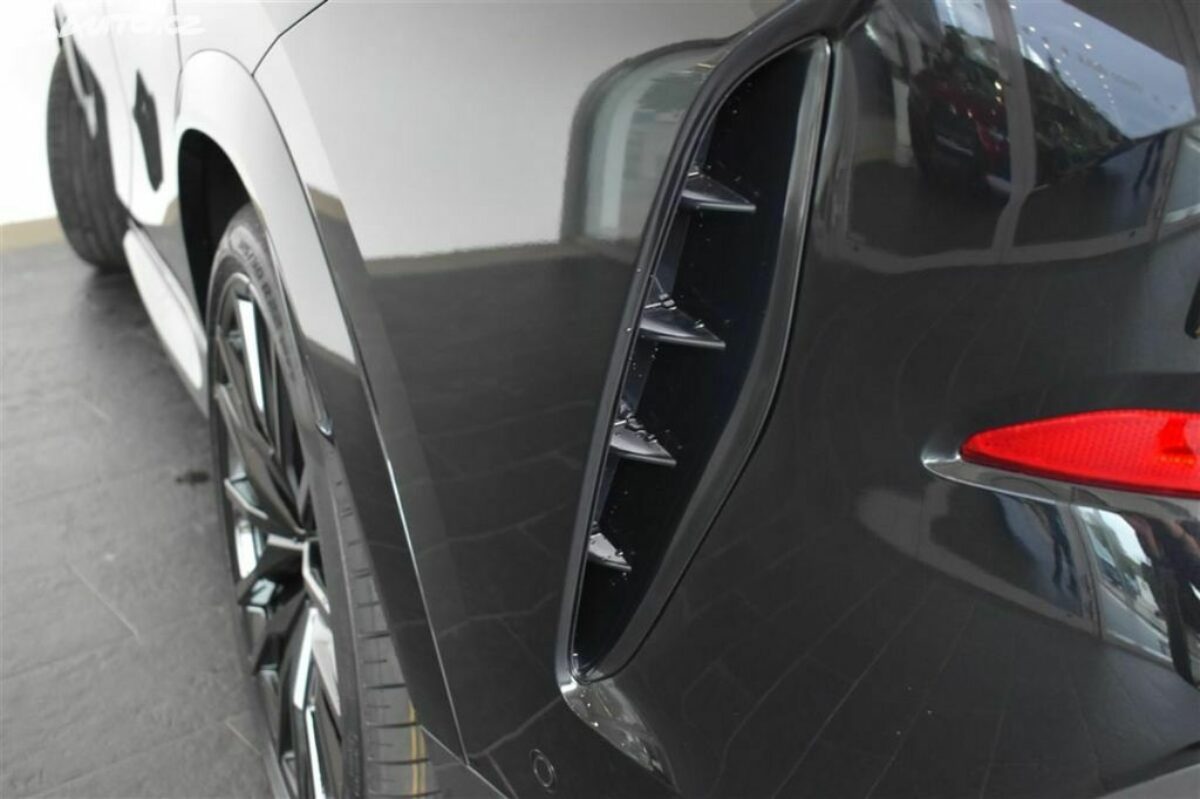 Fotografie vozu - klik pro zvětšení