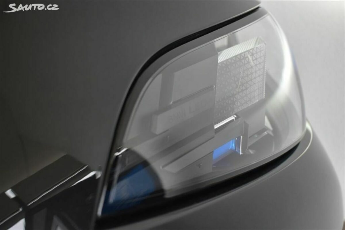 Fotografie vozu - klik pro zvětšení