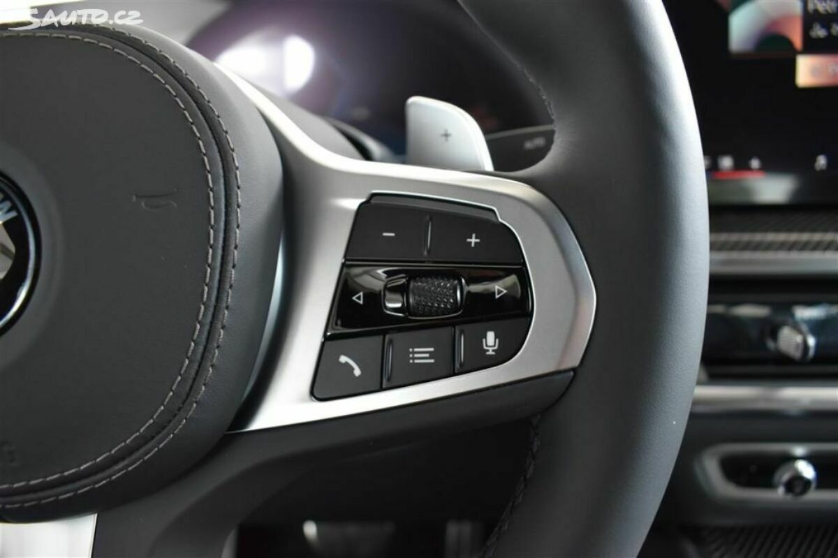 Fotografie vozu - klik pro zvětšení