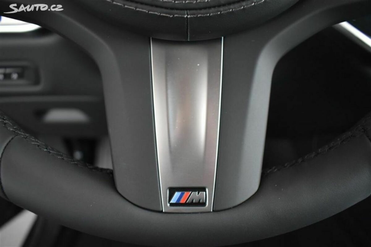 Fotografie vozu - klik pro zvětšení