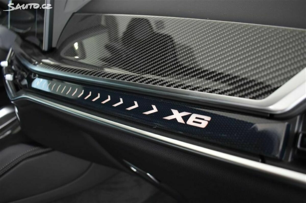 Fotografie vozu - klik pro zvětšení