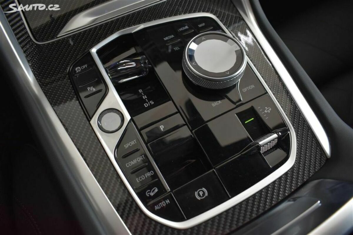 Fotografie vozu - klik pro zvětšení