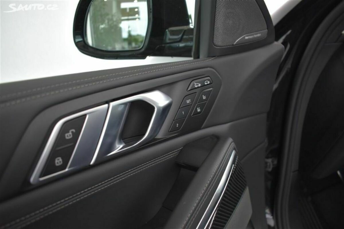 Fotografie vozu - klik pro zvětšení