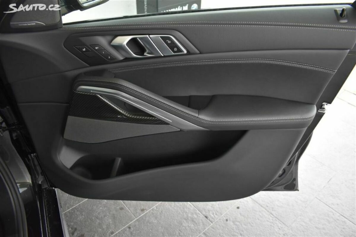 Fotografie vozu - klik pro zvětšení