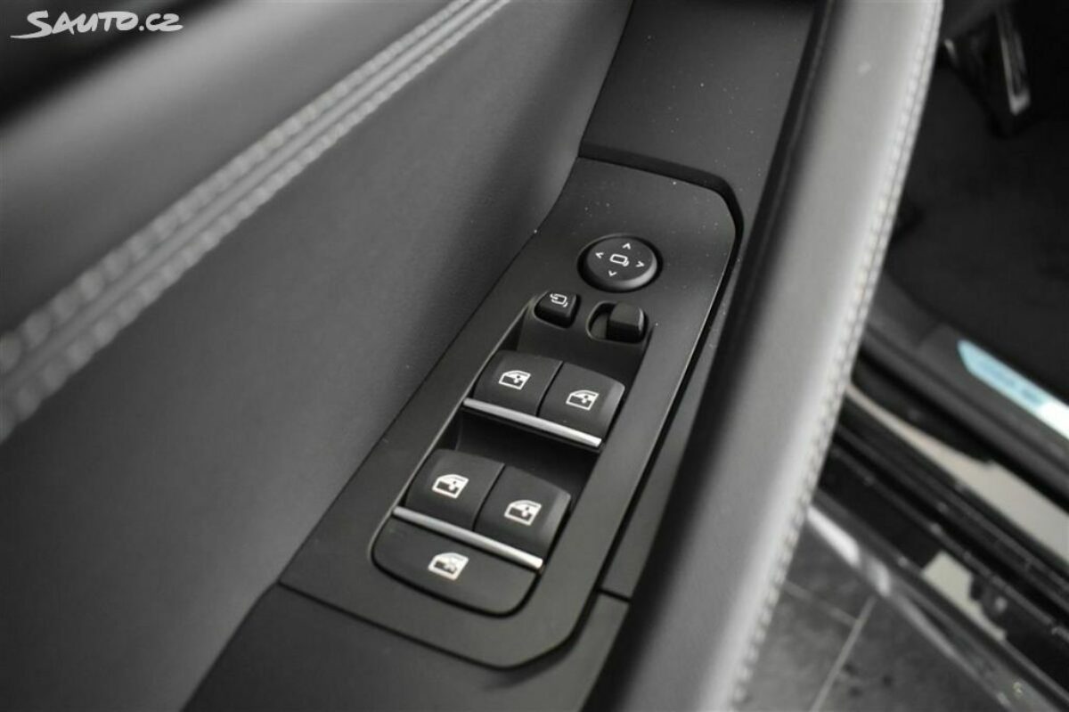 Fotografie vozu - klik pro zvětšení