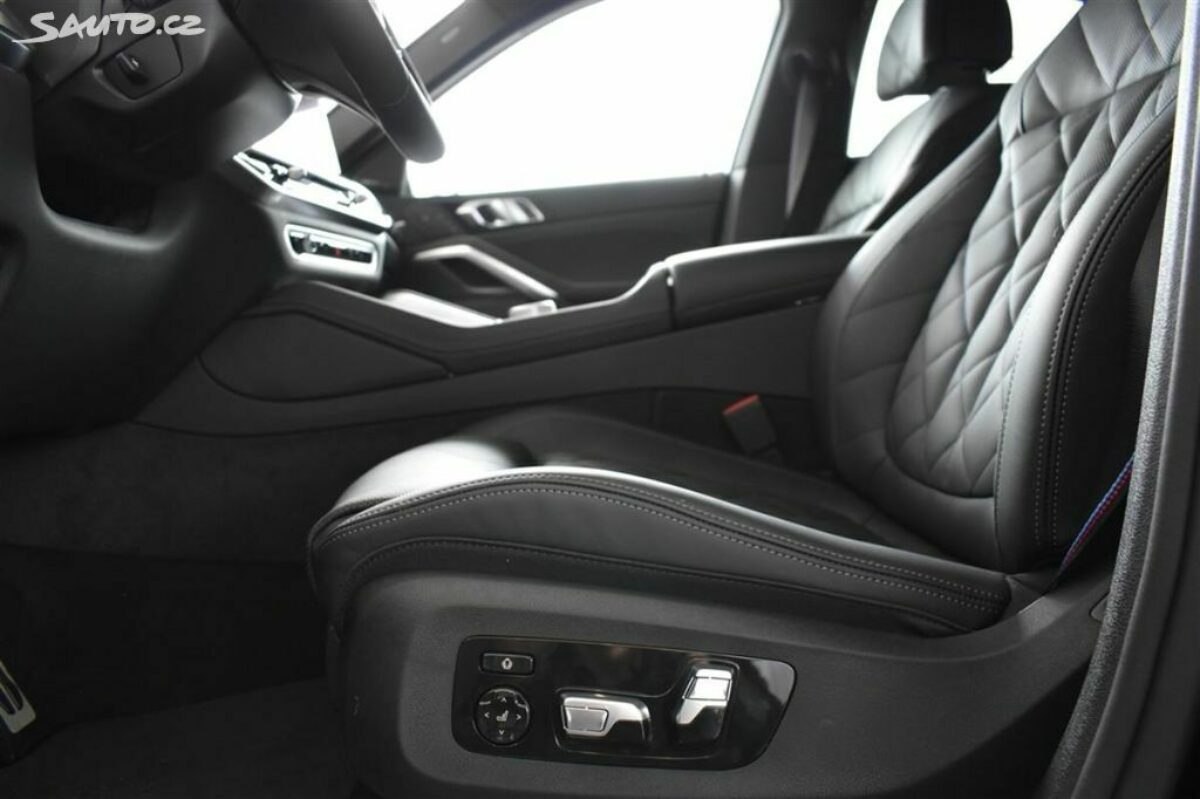 Fotografie vozu - klik pro zvětšení