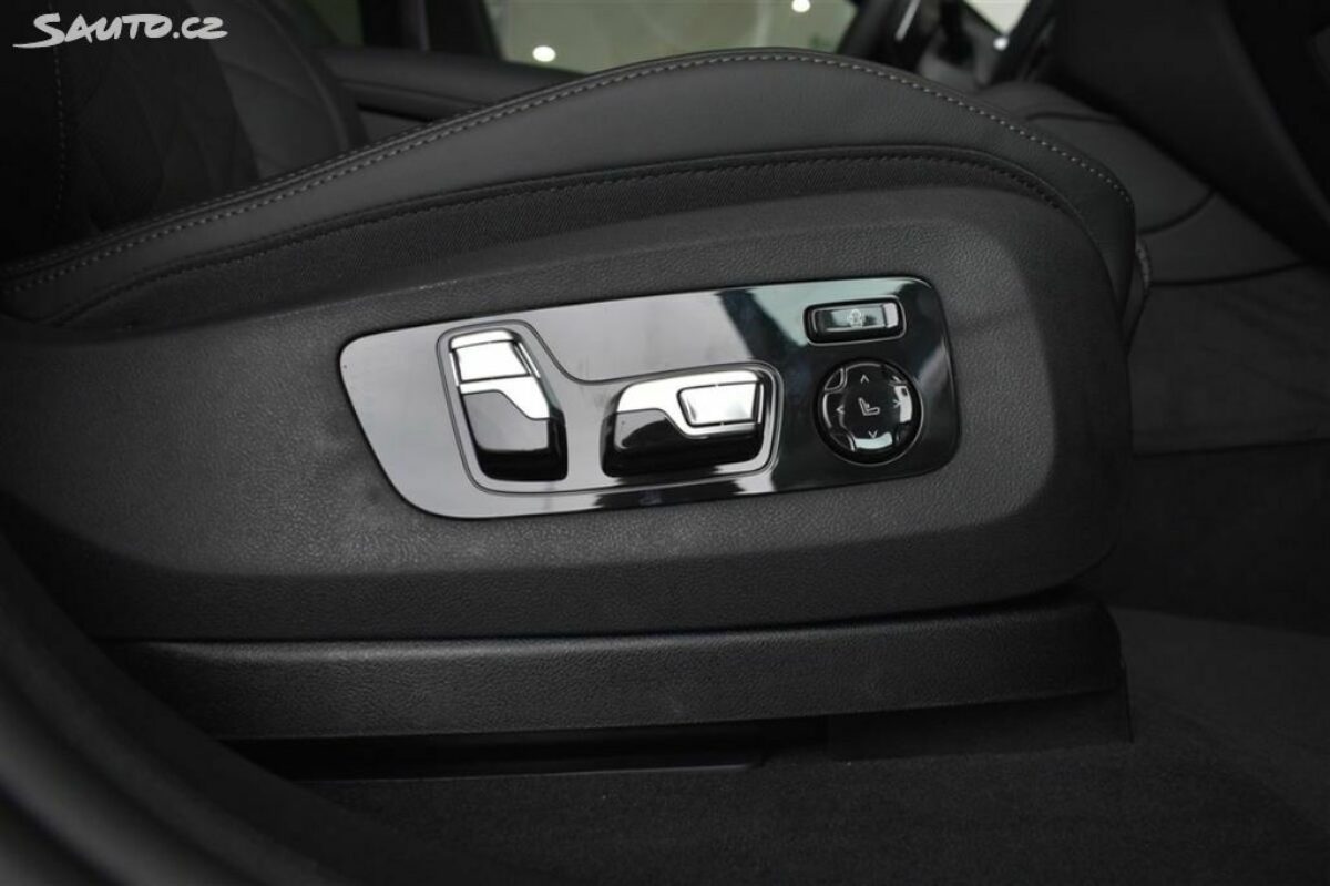 Fotografie vozu - klik pro zvětšení