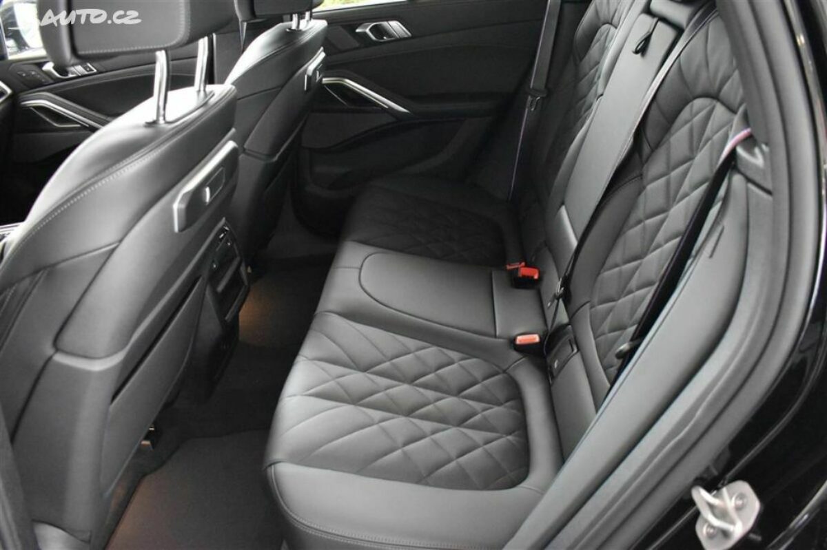 Fotografie vozu - klik pro zvětšení