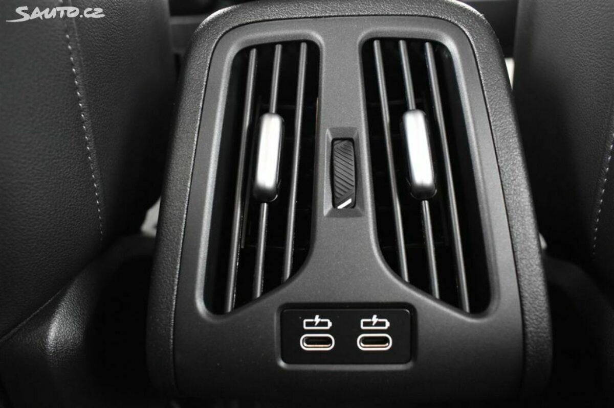 Fotografie vozu - klik pro zvětšení