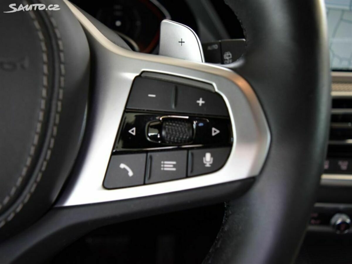 Fotografie vozu - klik pro zvětšení