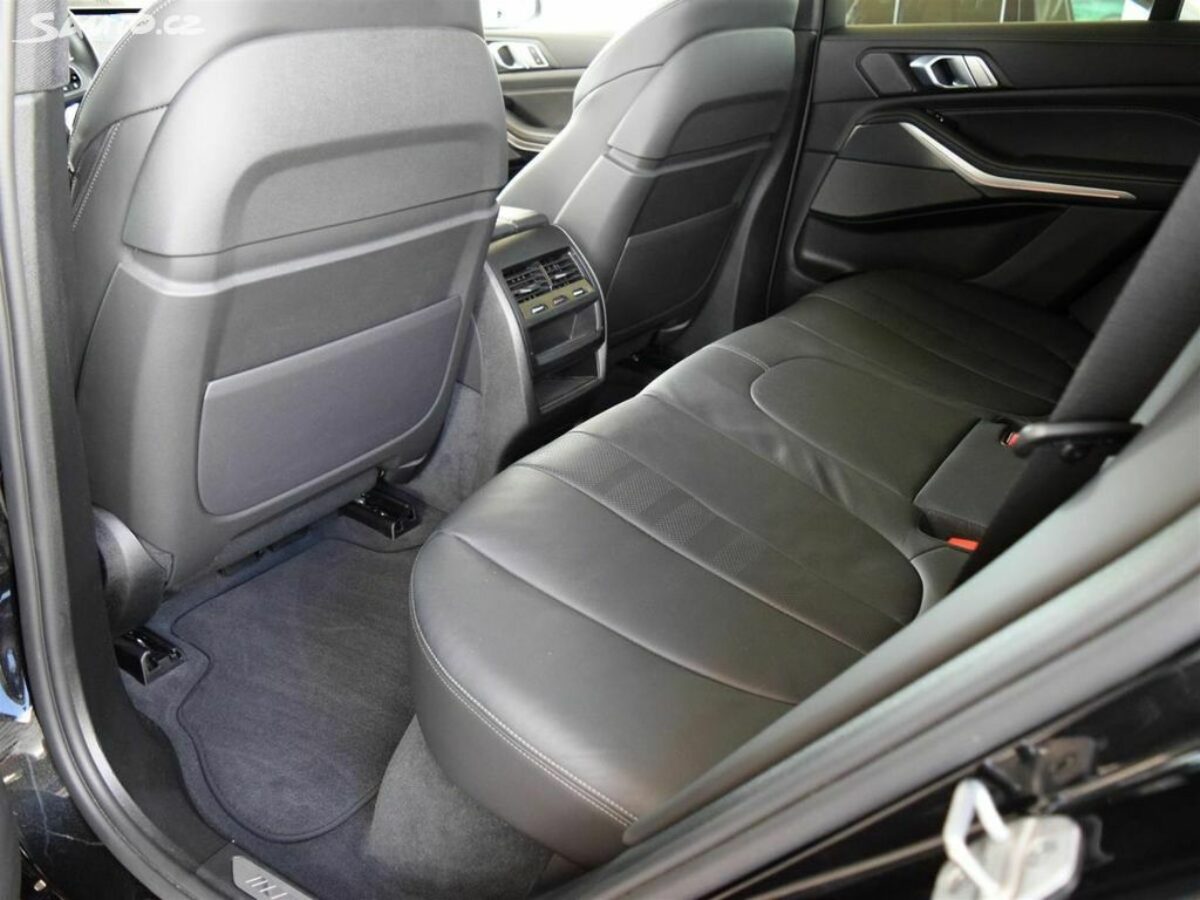 Fotografie vozu - klik pro zvětšení