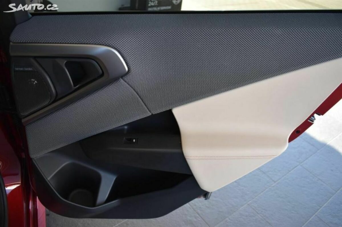 Fotografie vozu - klik pro zvětšení