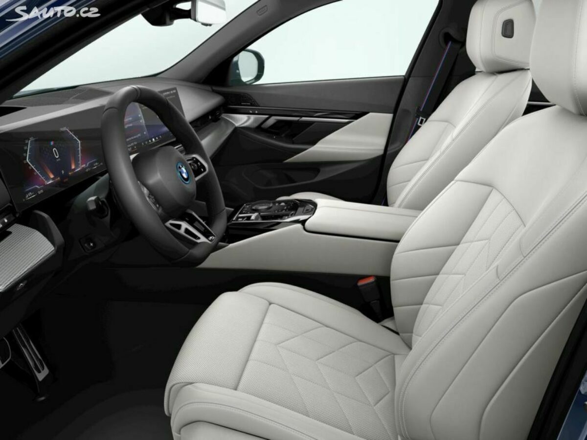 Fotografie vozu - klik pro zvětšení