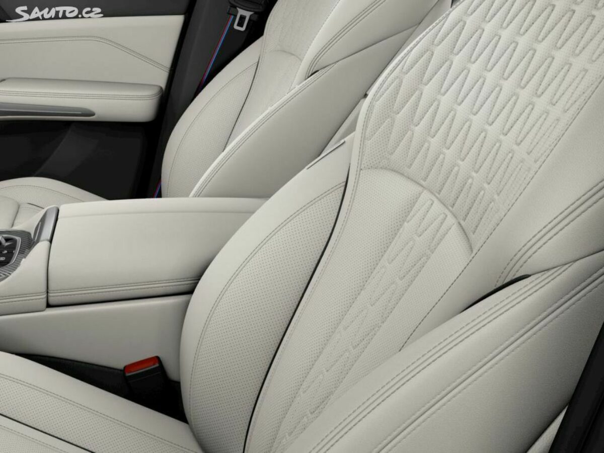 Fotografie vozu - klik pro zvětšení