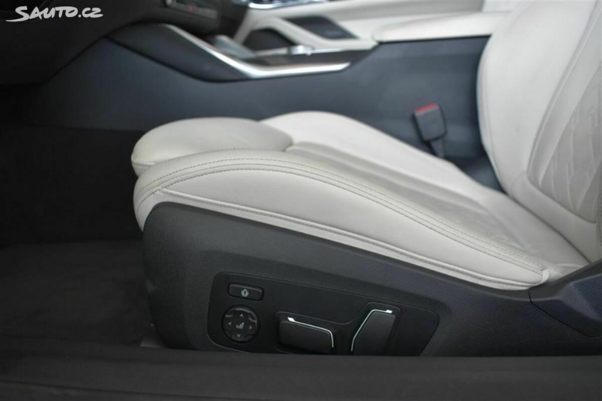 Fotografie vozu - klik pro zvětšení