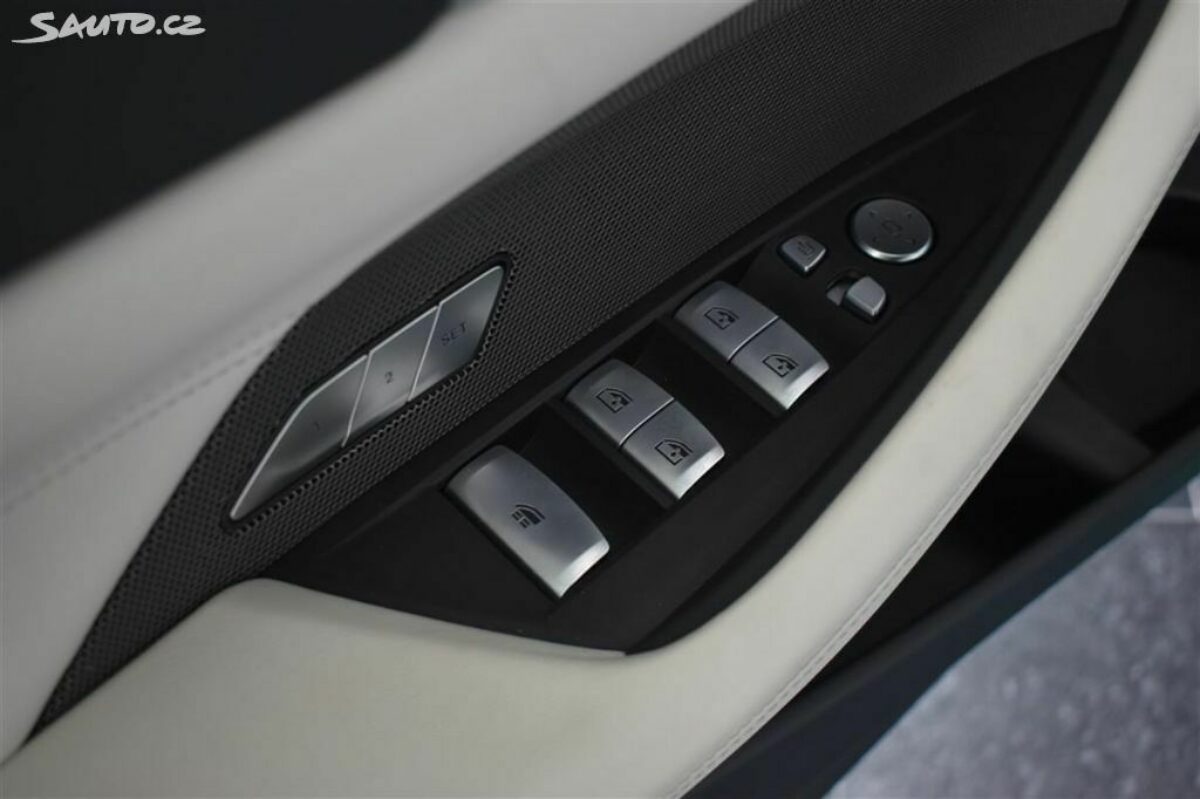 Fotografie vozu - klik pro zvětšení