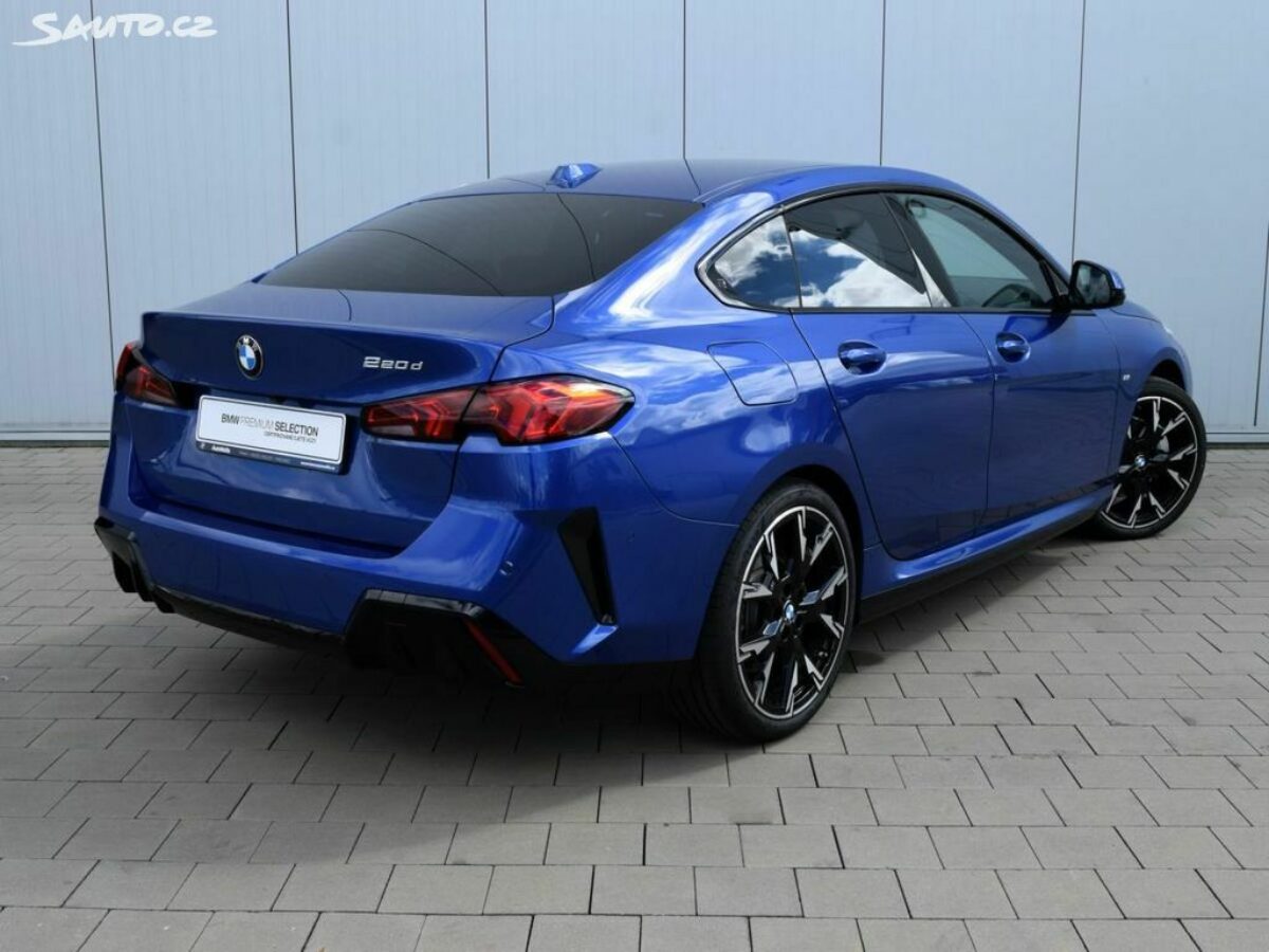 Fotografie vozu - klik pro zvětšení