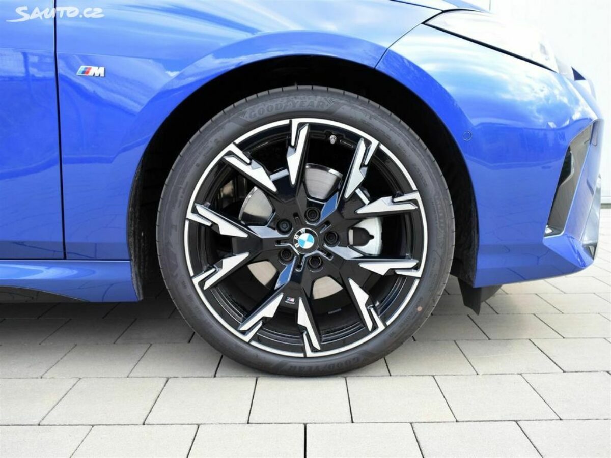 Fotografie vozu - klik pro zvětšení