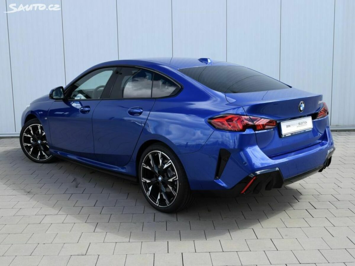 Fotografie vozu - klik pro zvětšení