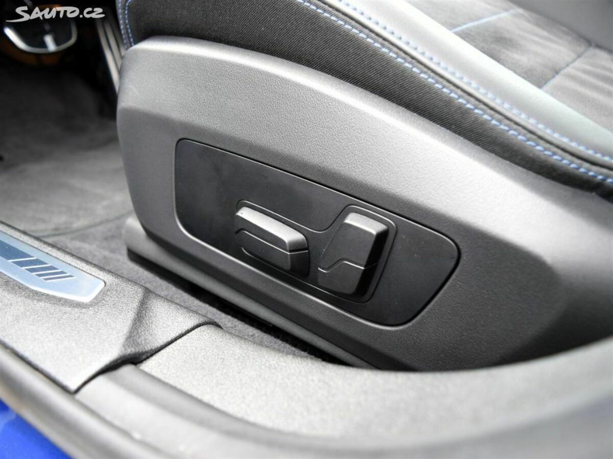 Fotografie vozu - klik pro zvětšení