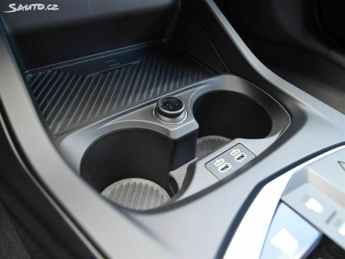 Fotografie vozu - klik pro zvětšení