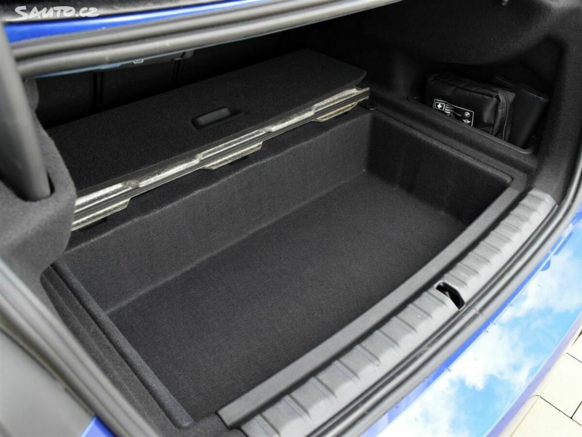 Fotografie vozu - klik pro zvětšení