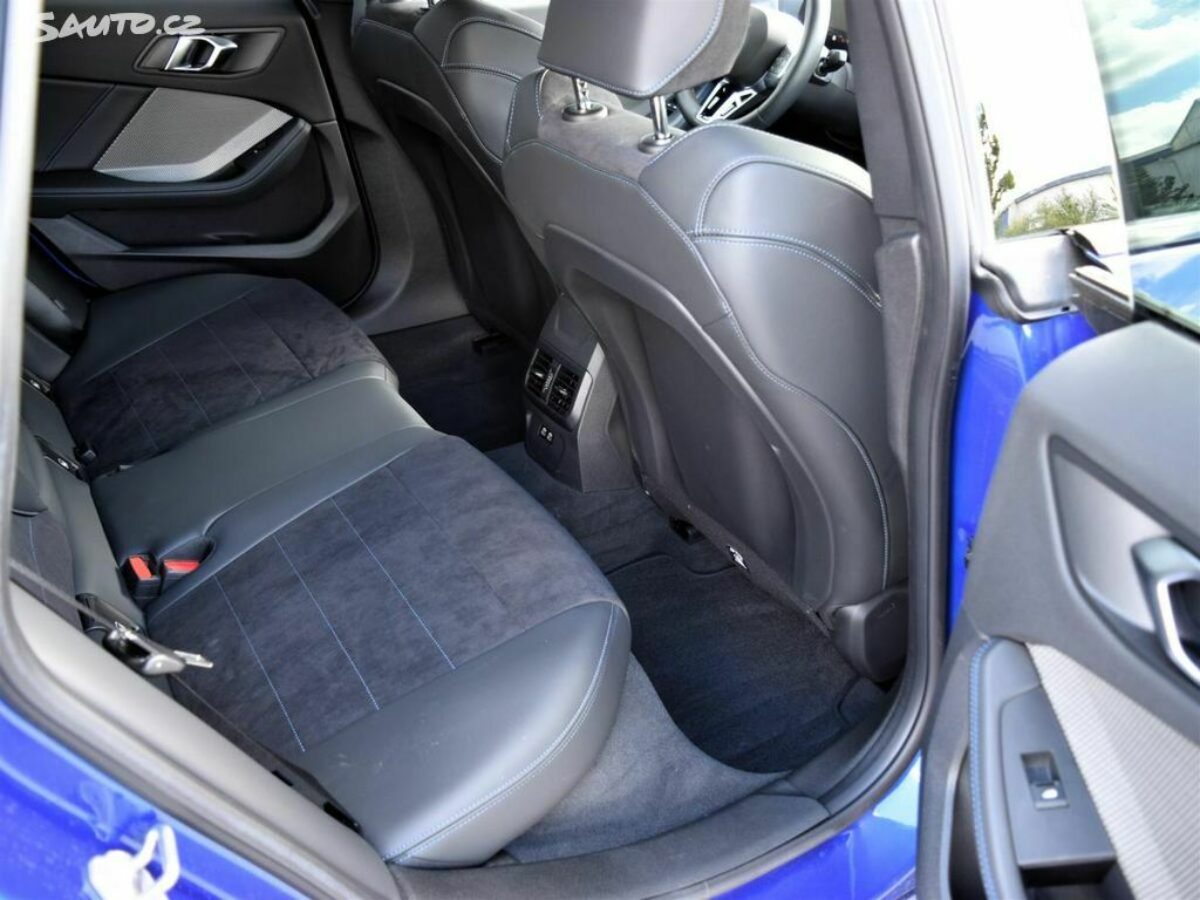 Fotografie vozu - klik pro zvětšení