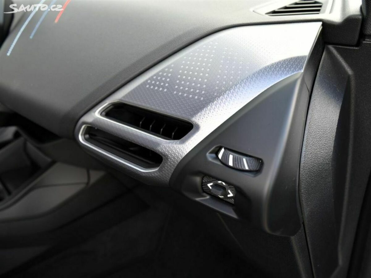 Fotografie vozu - klik pro zvětšení