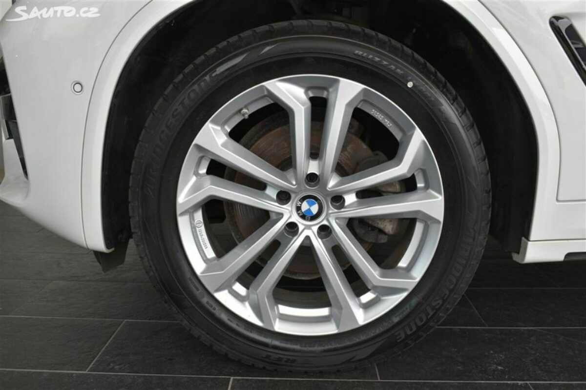 Fotografie vozu - klik pro zvětšení