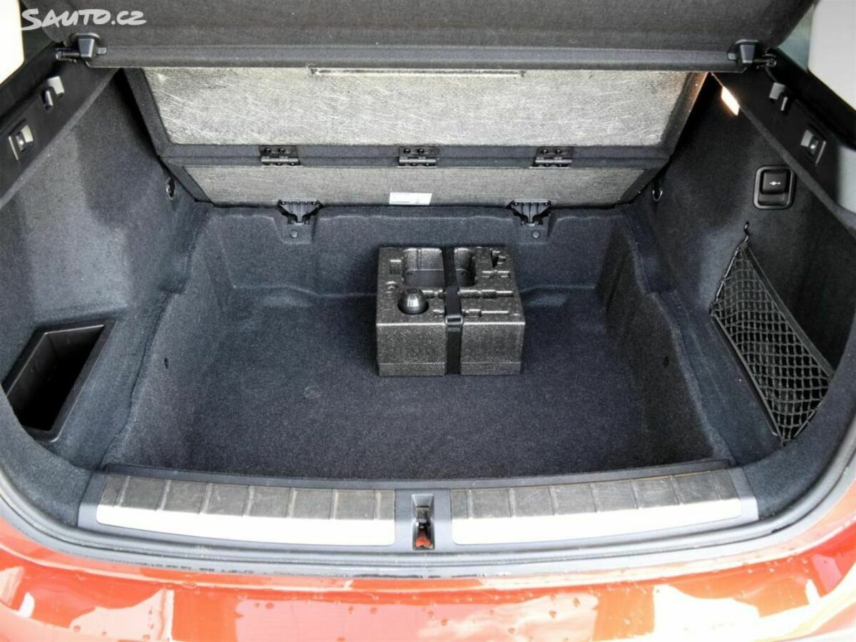 Fotografie vozu - klik pro zvětšení