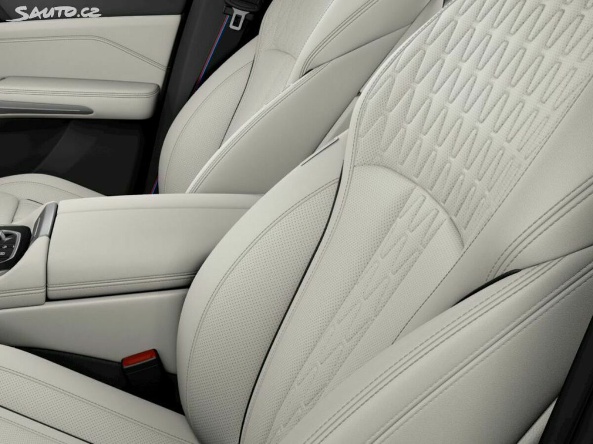 Fotografie vozu - klik pro zvětšení