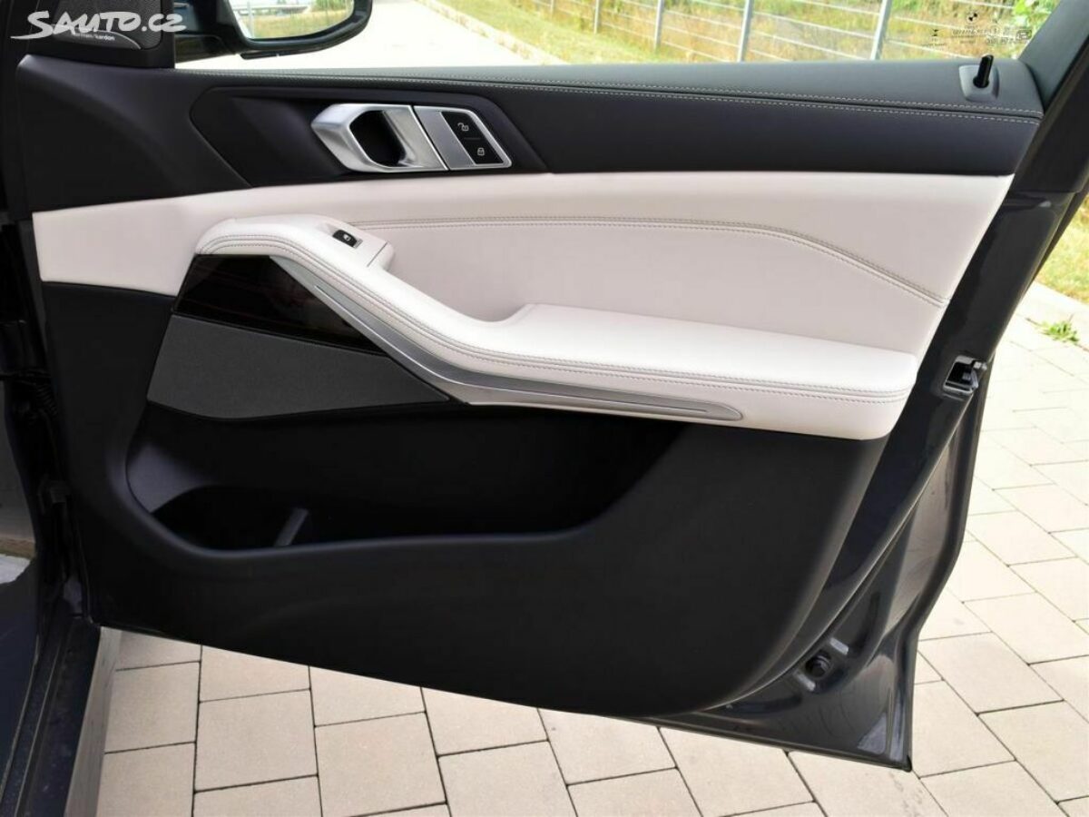 Fotografie vozu - klik pro zvětšení