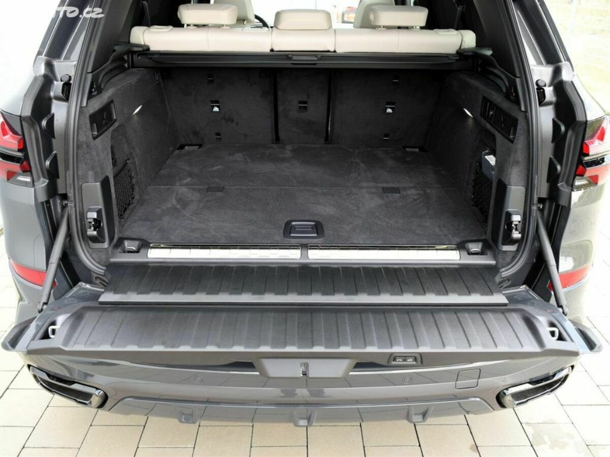 Fotografie vozu - klik pro zvětšení