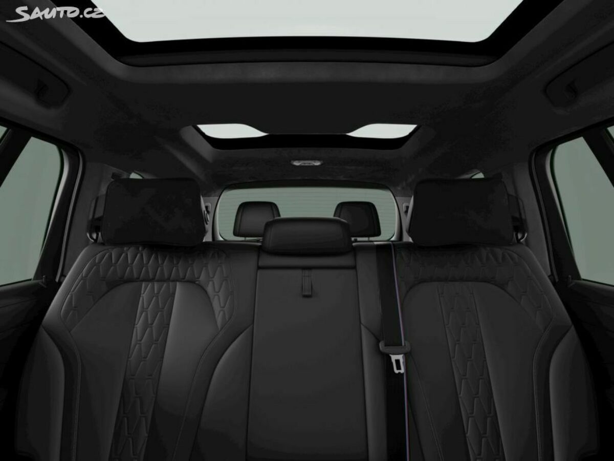 Fotografie vozu - klik pro zvětšení