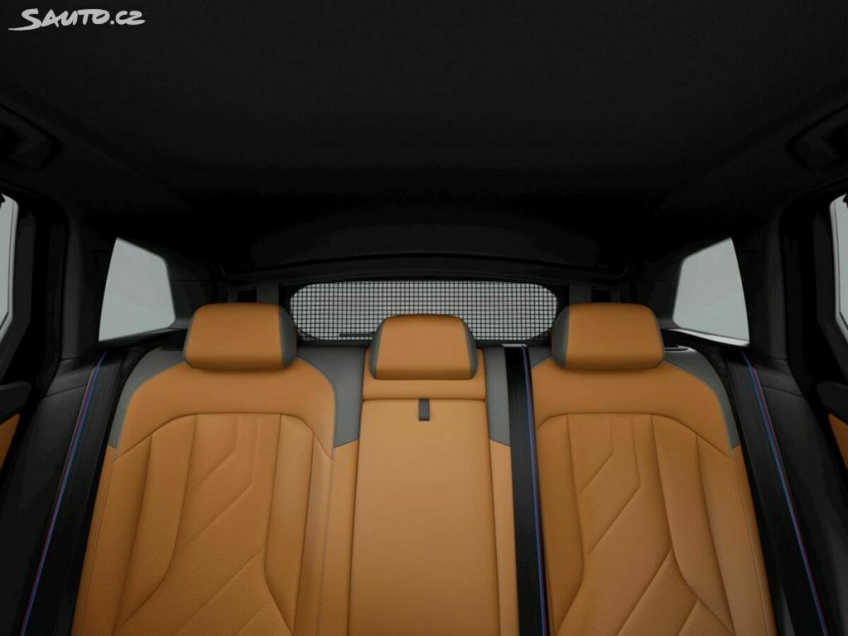 Fotografie vozu - klik pro zvětšení