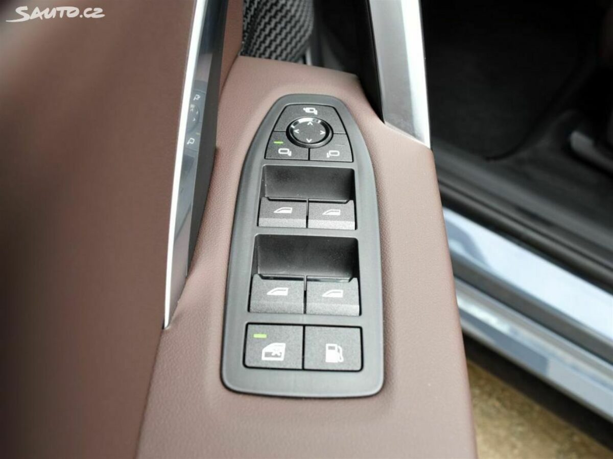 Fotografie vozu - klik pro zvětšení