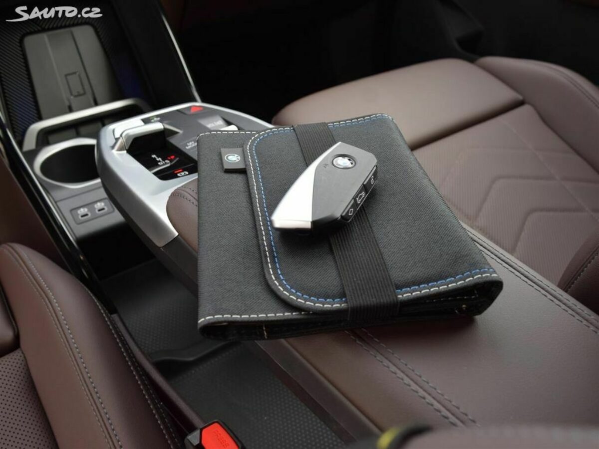 Fotografie vozu - klik pro zvětšení