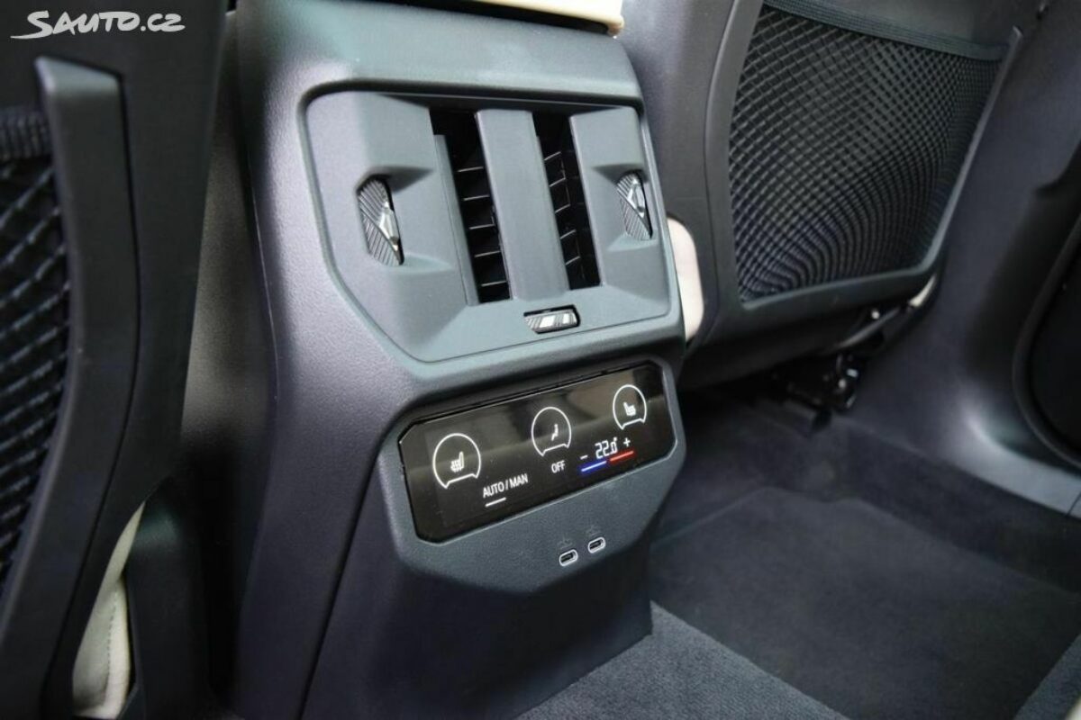 Fotografie vozu - klik pro zvětšení