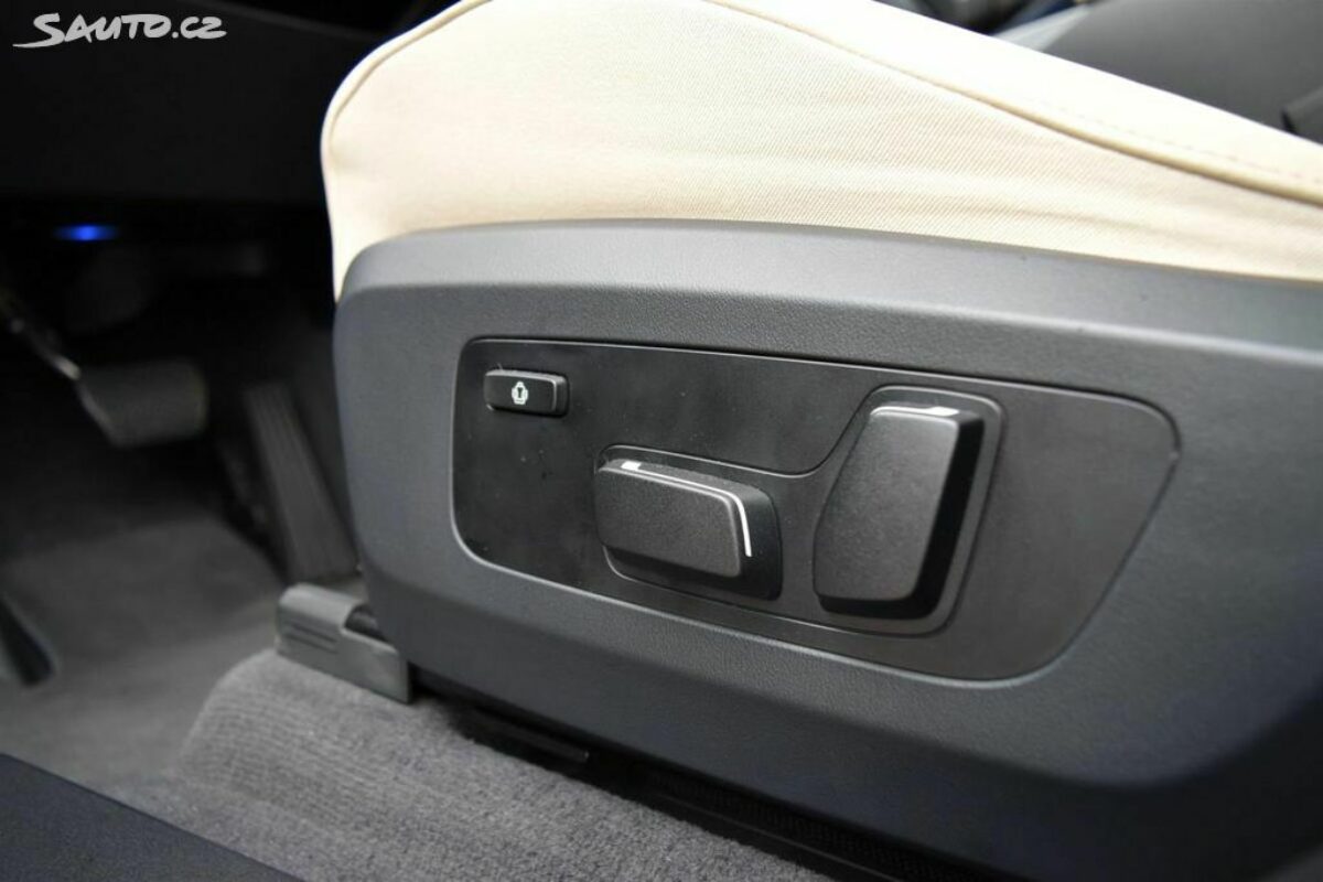 Fotografie vozu - klik pro zvětšení