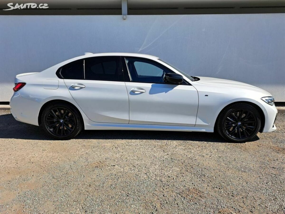 Fotografie vozu - klik pro zvětšení