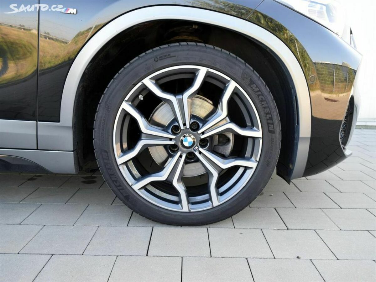 Fotografie vozu - klik pro zvětšení